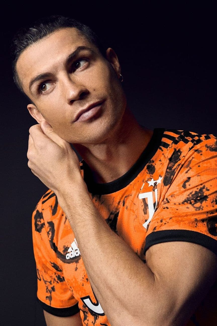 Cristiano Ronaldo Unveils Juventus' Third Kit for 2020-2021 Campaign 'Bold Orange'