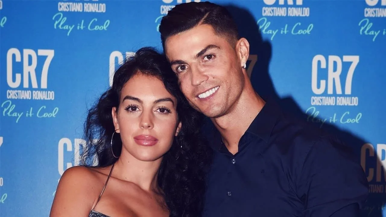 Ronaldo Proposes to Georgina Rodriguez