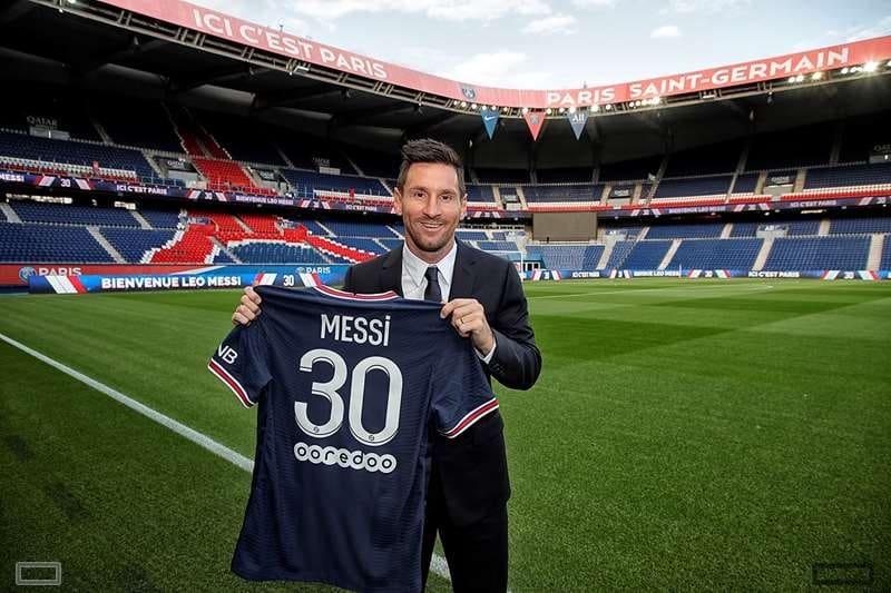 Lionel Messi arrives Paris St-Germain